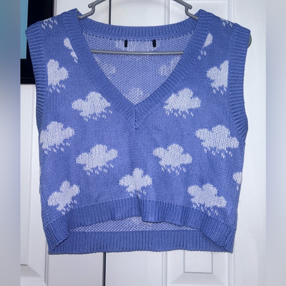 Sweater vest crop